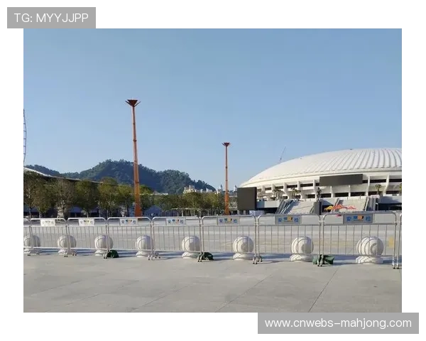 黄木岗地铁运动馆儿童打匹克球，上班族利用通勤间隙锻炼